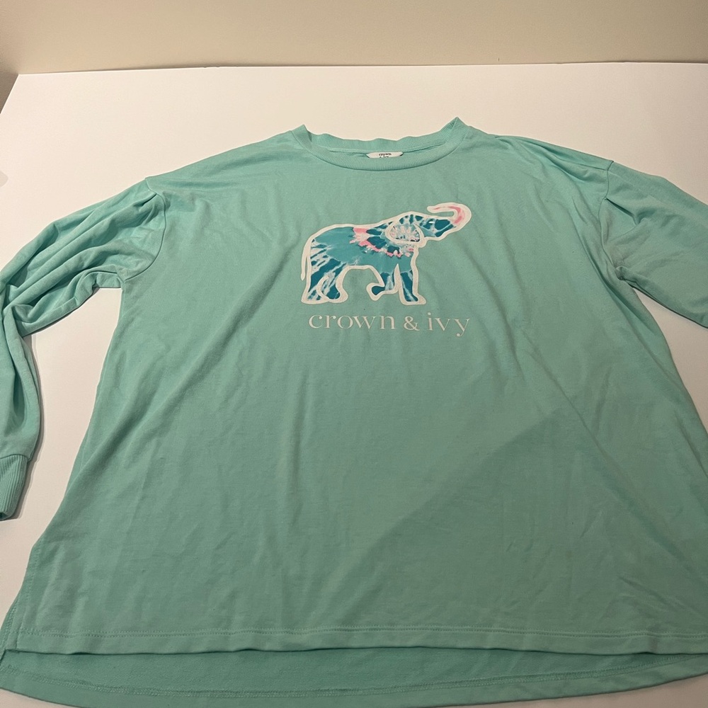 Crown & Ivy Teal Elephant Graphic Top